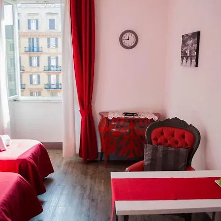 ベッド・アンド・ブレックファスト ルレ コーラ ディ リエンツォ