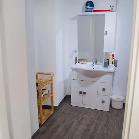 ベッド・アンド・ブレックファスト ルレ コーラ ディ リエンツォ 4*